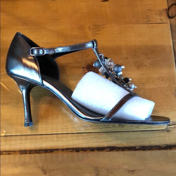 Will’s Fancy Metallic T-Strap Heel - Picture 3 of 7